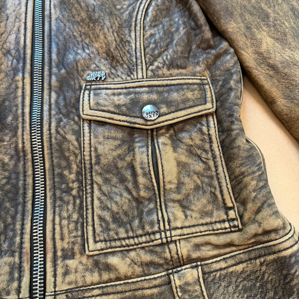 Miss Sixty stylish women's leather jacket – Close-up 2