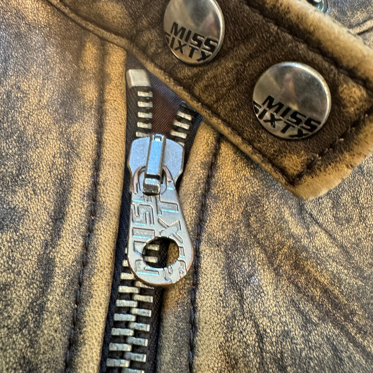 Miss Sixty stylish women's leather jacket – Close-up 5
