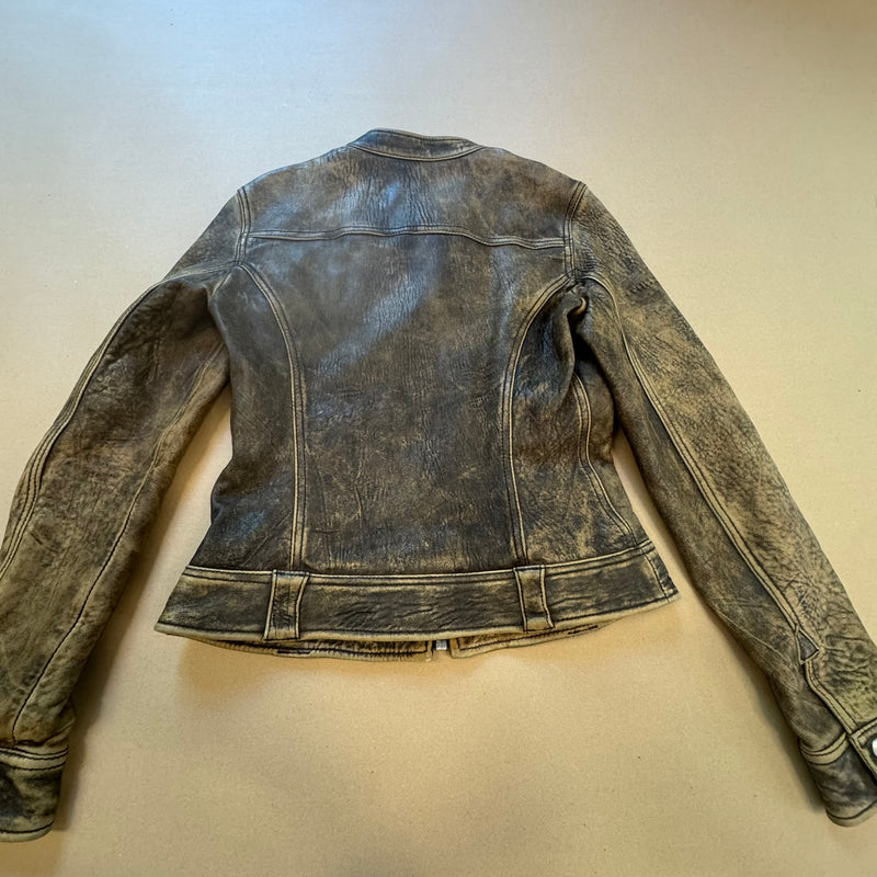 Detailansicht: Sourced limited accessories and clothes Miss Sixty stylish women's leather jacket – Logo, Nähte oder Material