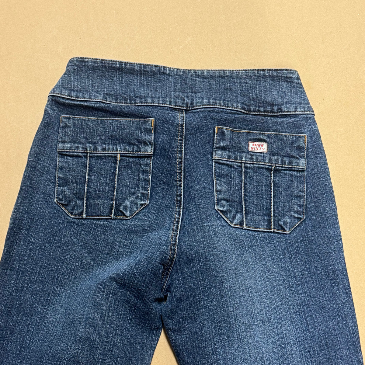 Miss Sixty Y2K bootcut jeans – Close-up 3