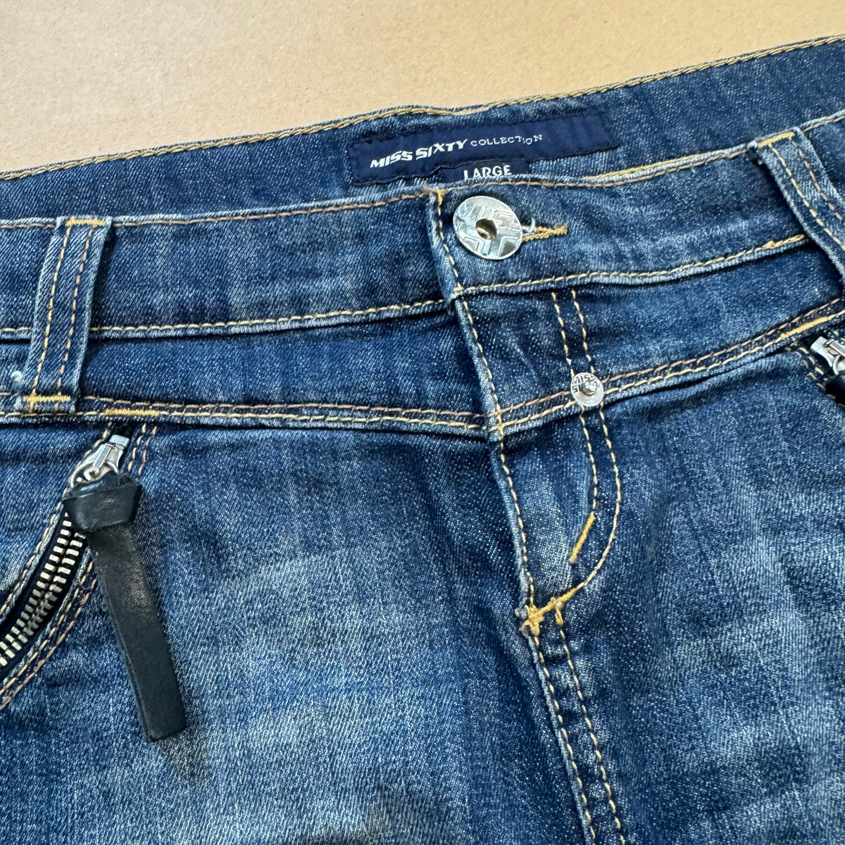 Miss Sixty Y2K summer skirt – Close-up 3