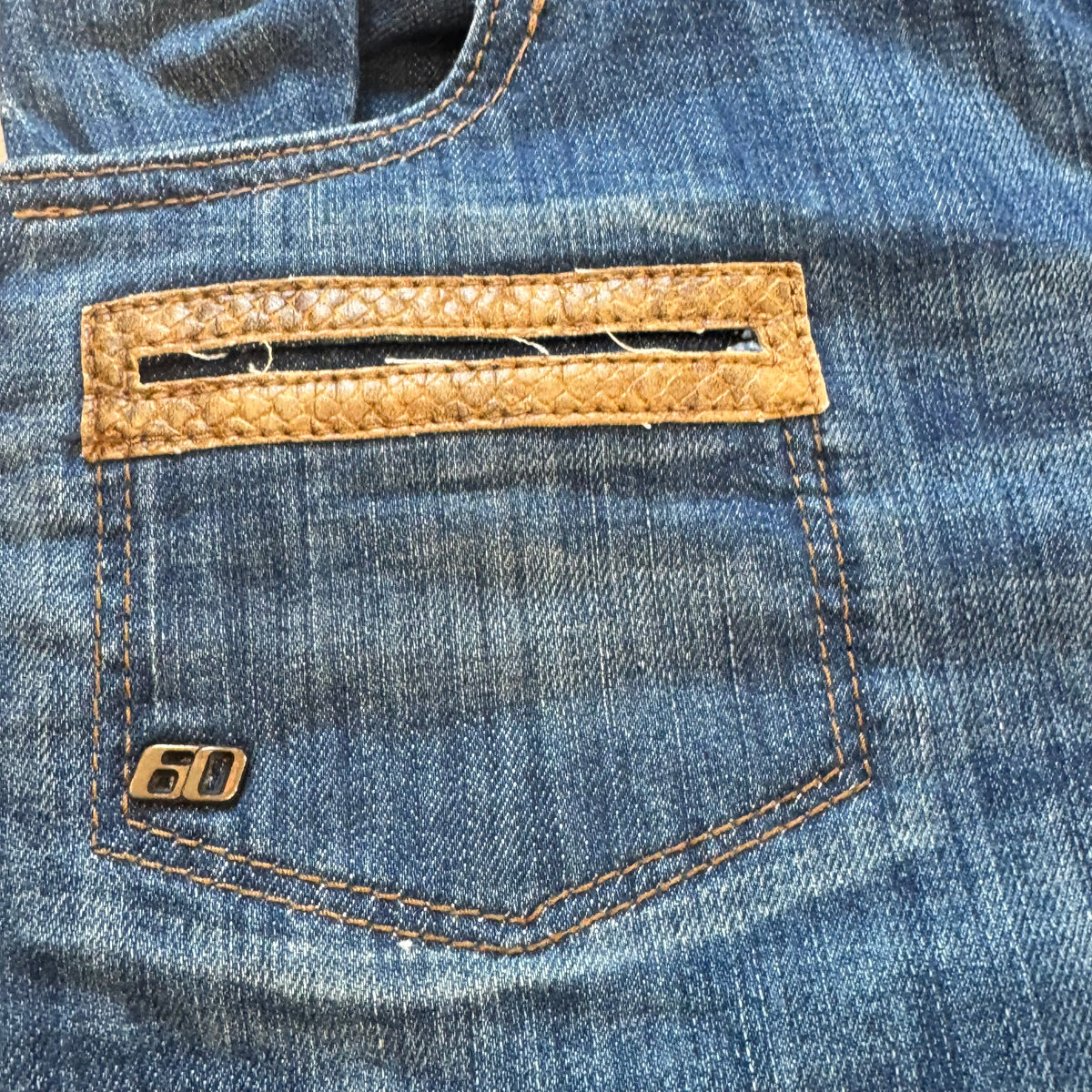 Miss Sixty Y2K Wide leg jeans – Close-up 2