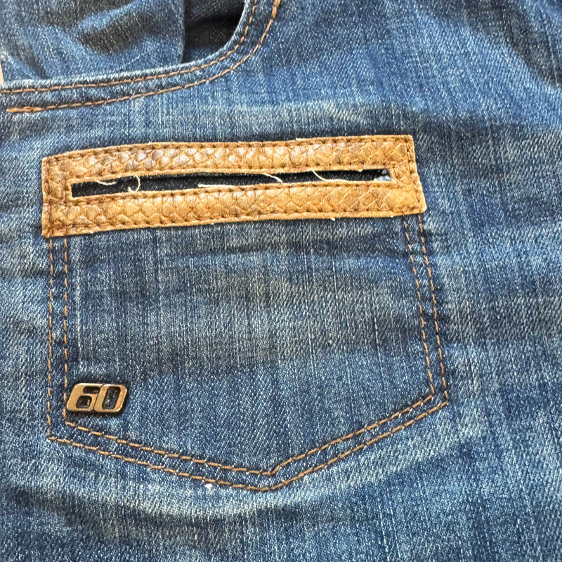 Detailansicht: Sourced limited accessories and clothes Miss Sixty Y2K Wide leg jeans – Logo, Nähte oder Material