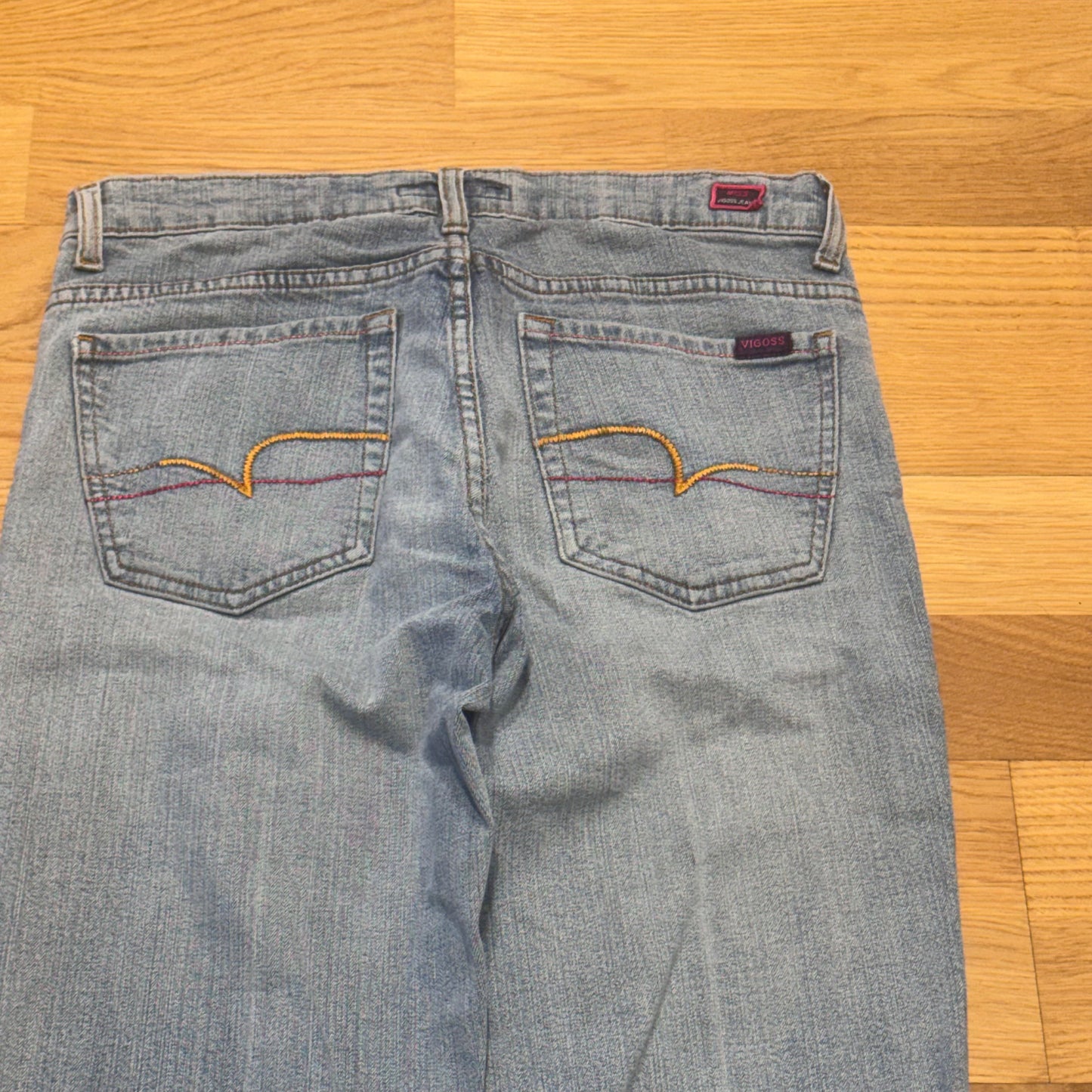 Miss Vigoss bootcut y2k retro jeans – Close-up 2