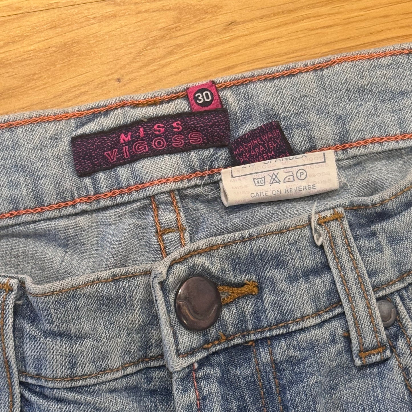 Miss Vigoss bootcut y2k retro jeans – Close-up 4