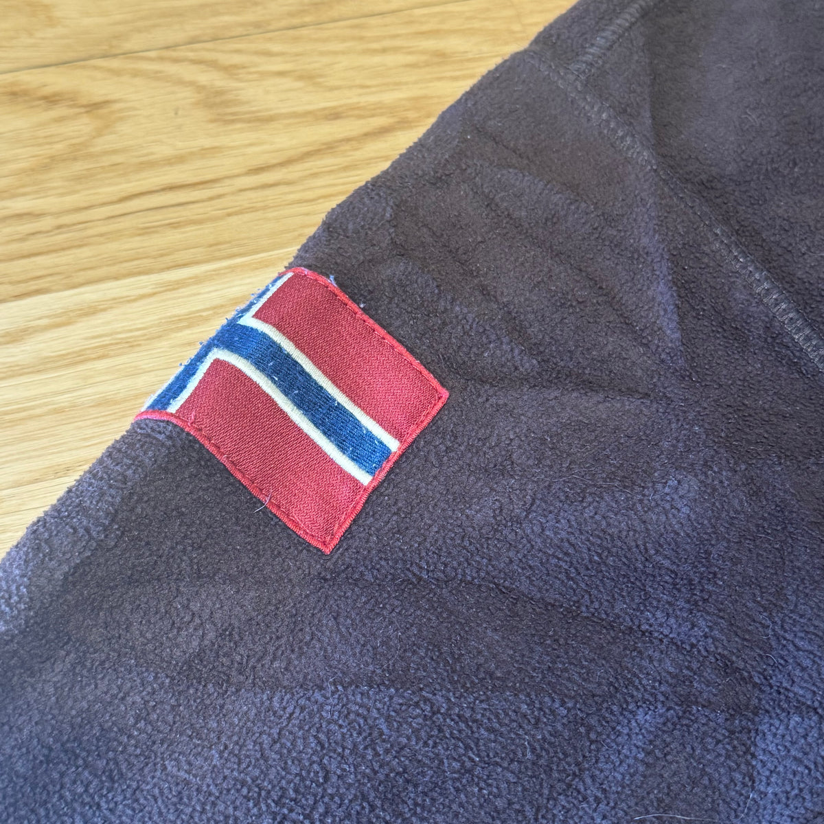 Napapijri brown fleece quarter zip – Close-up 3