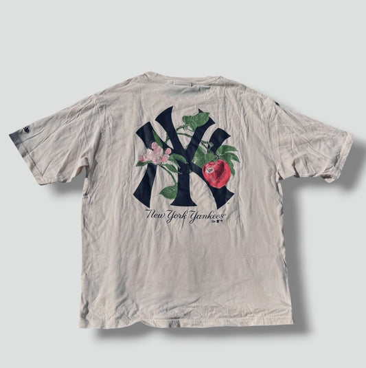 New Era Yankees Roses graphic T-shirt