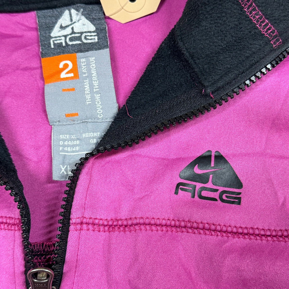 Nike ACG softshell jacket pink – Close-up 1