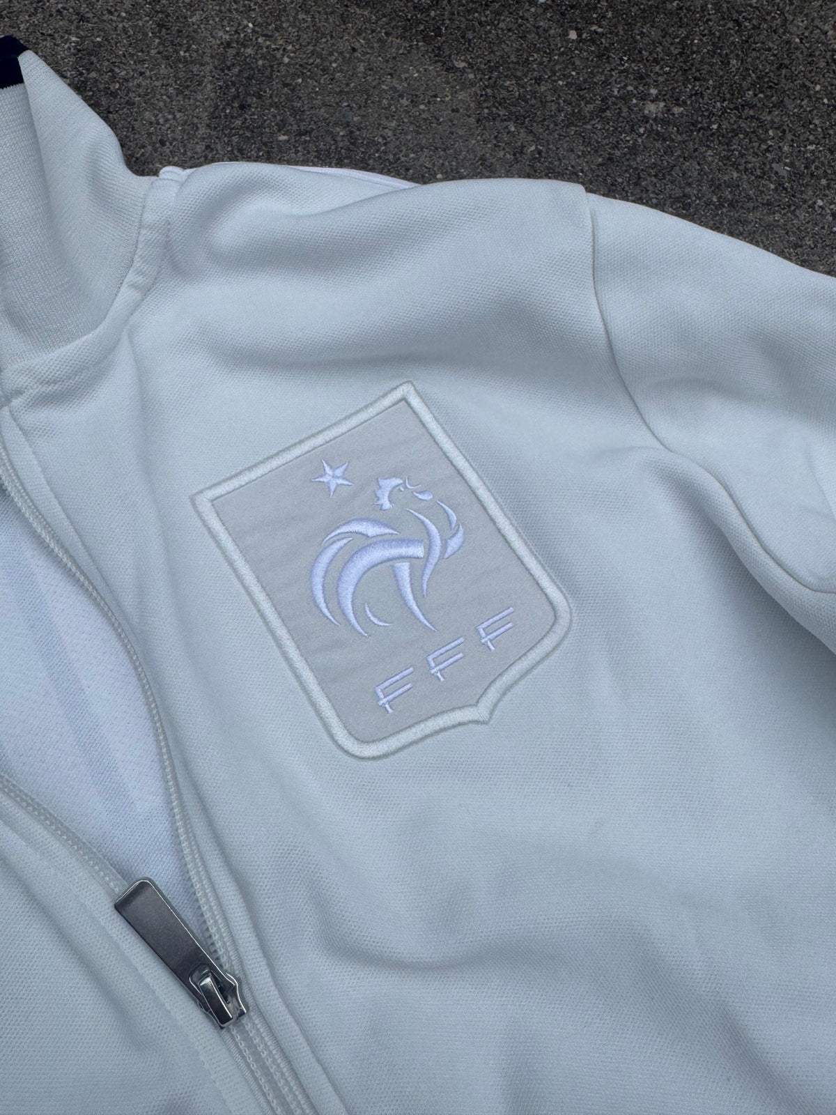 Nike France FFF Football white track jacket – Close-up 3