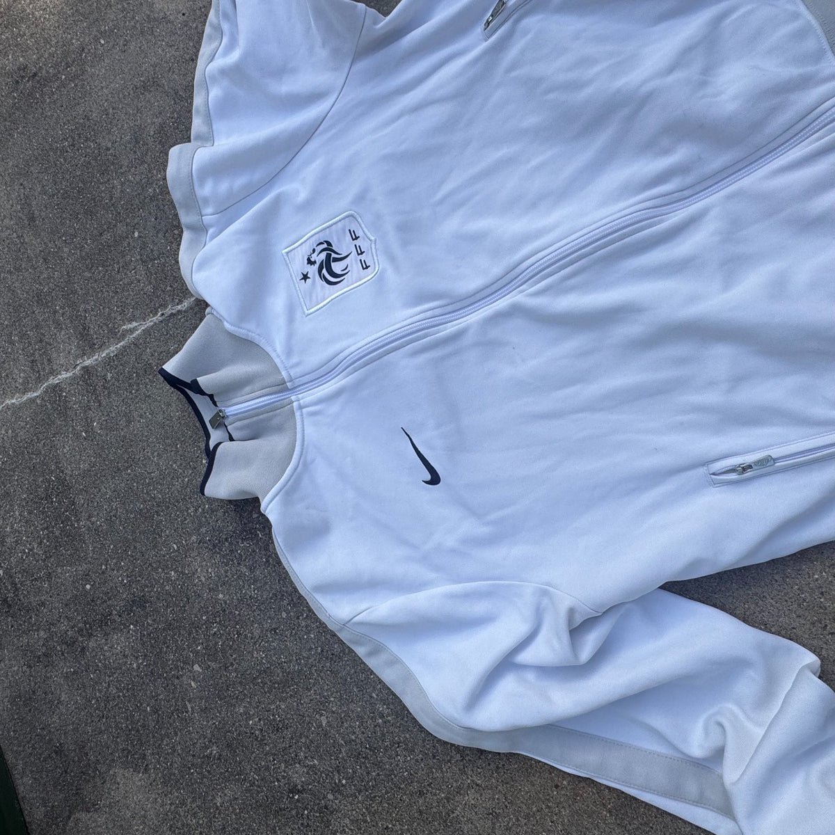 Nike France FFF streetwear 00s track jacket – Close-up 2