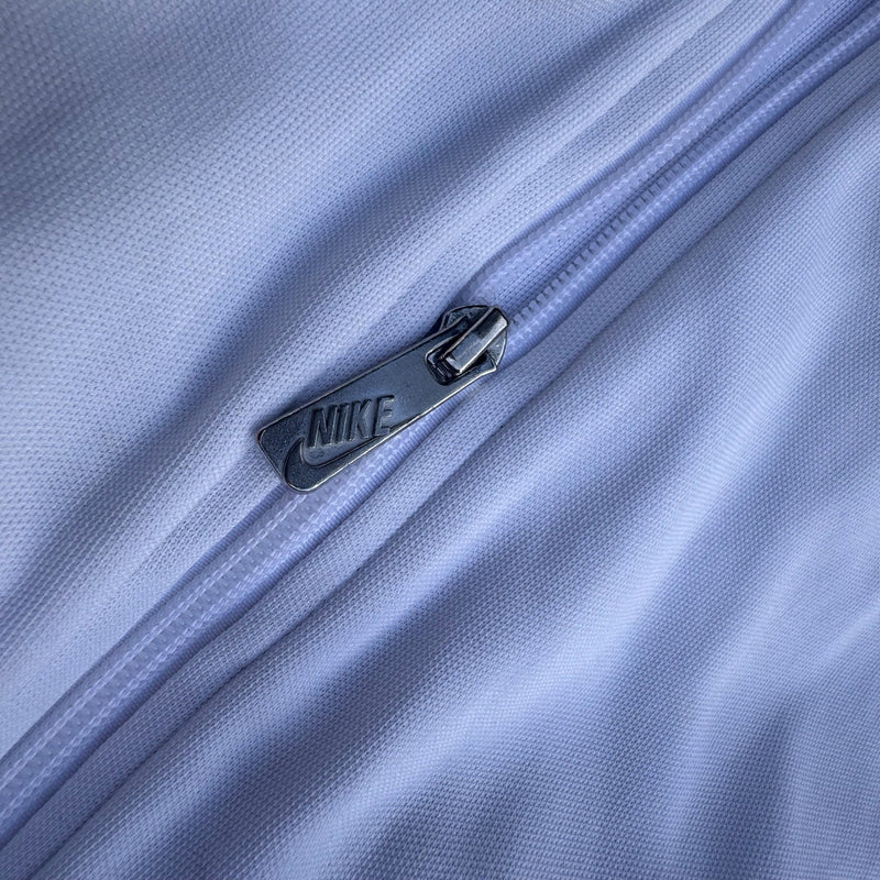 Detailansicht: Sourced limited accessories and clothes Nike France FFF streetwear 00s track jacket – Logo, Nähte oder Material