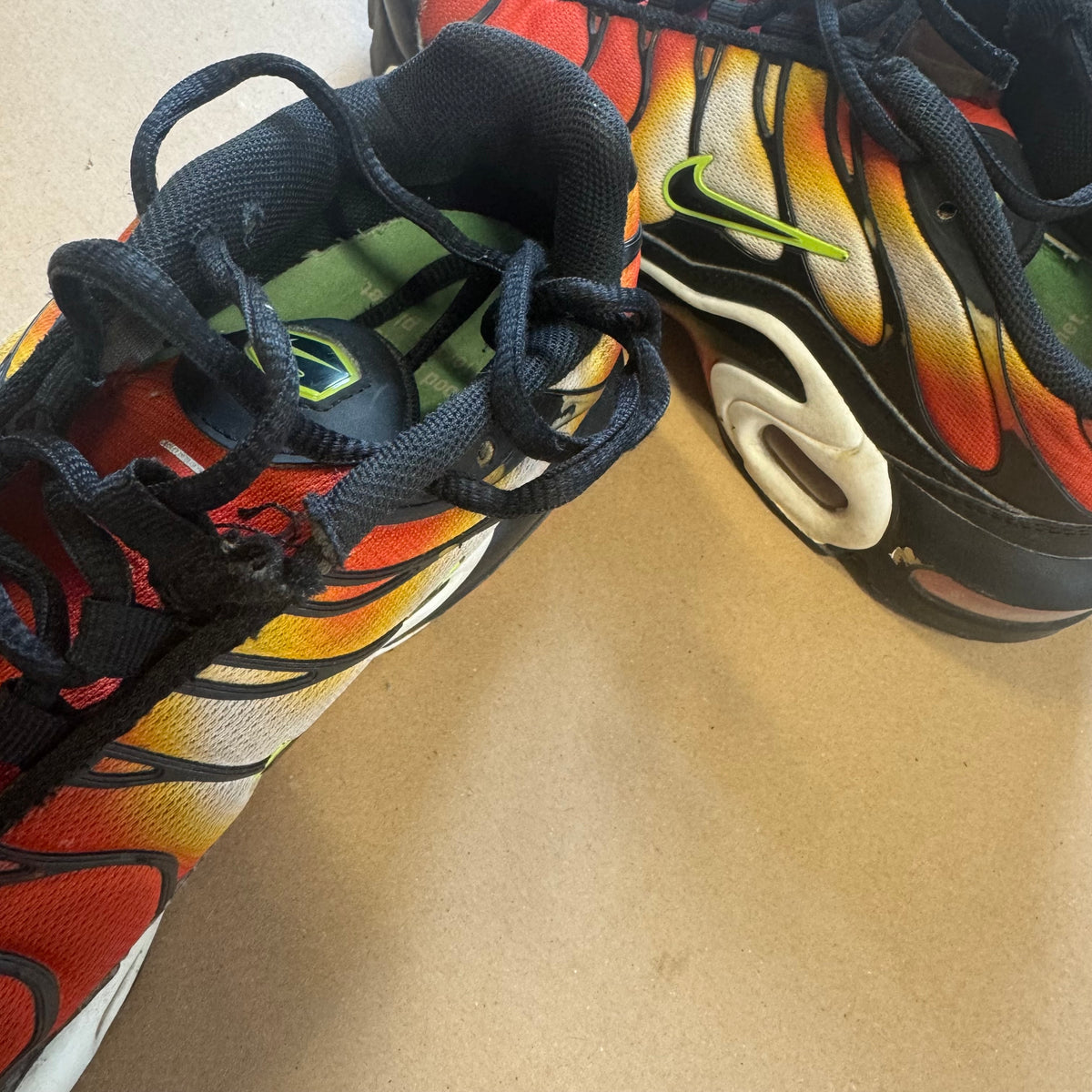 Nike red TN Tigers – Close-up 5