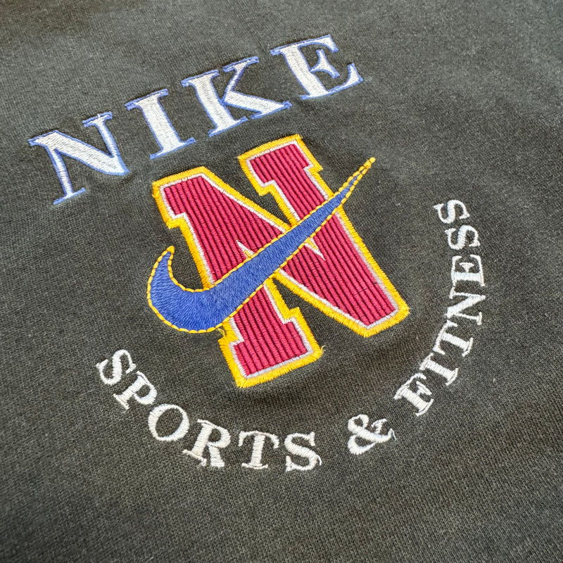 Detailansicht: Sourced limited accessories and clothes Nike Sports & Fitness vintage 90s sweatshirt – Logo, Nähte oder Material