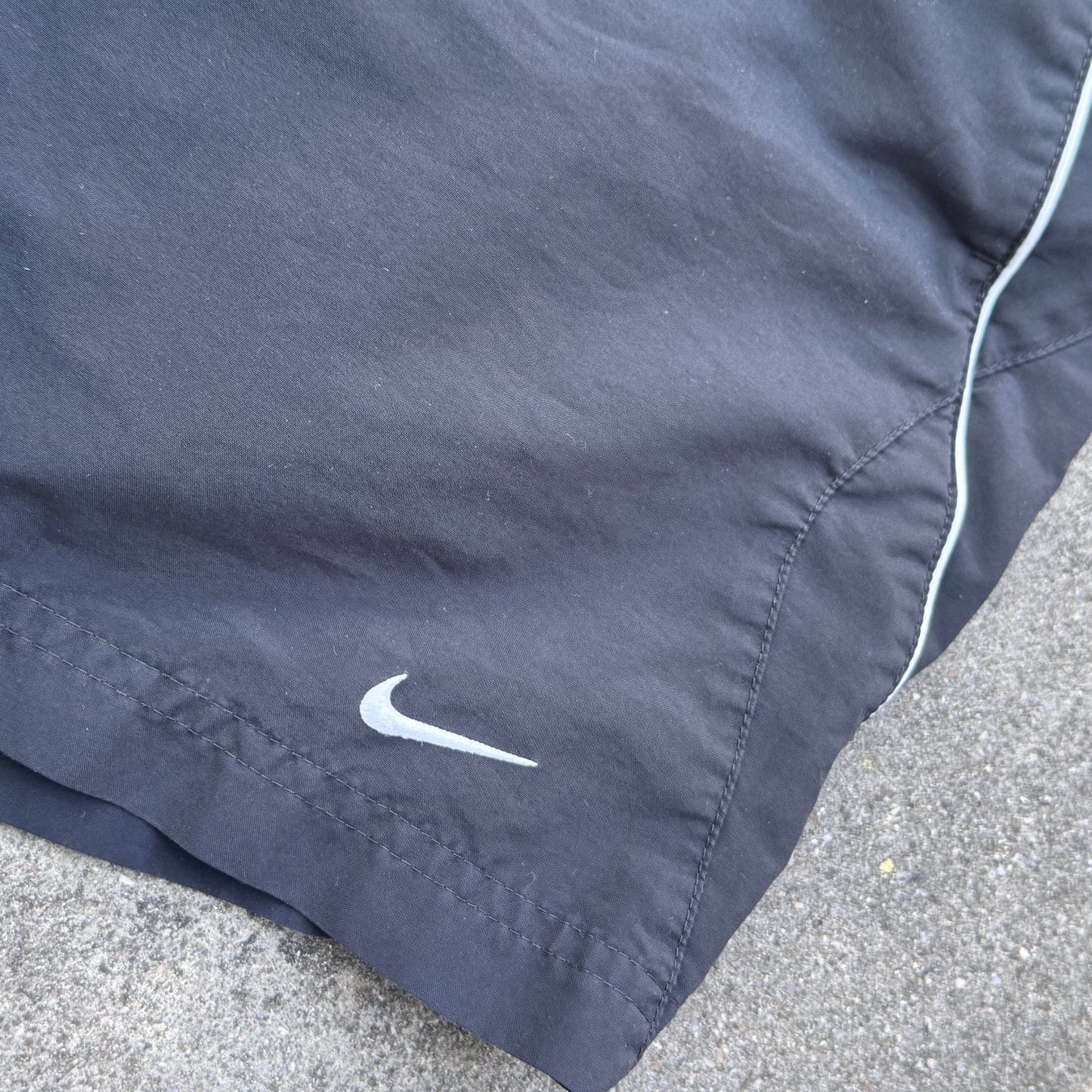 Nike sportswear black bathing shorts – Close-up 1