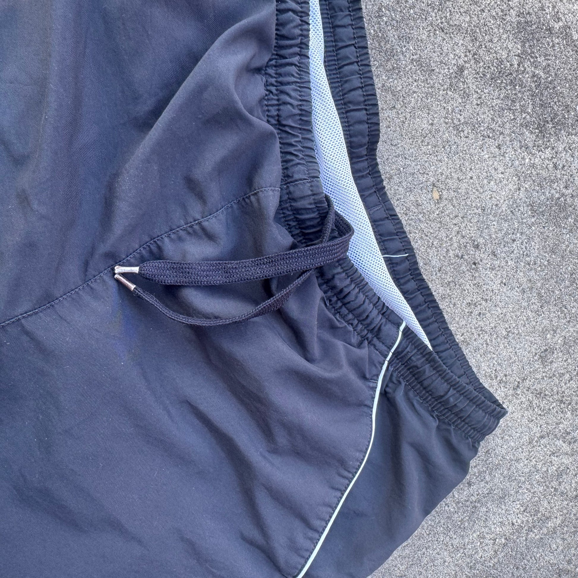 Nike sportswear black bathing shorts – Close-up 2