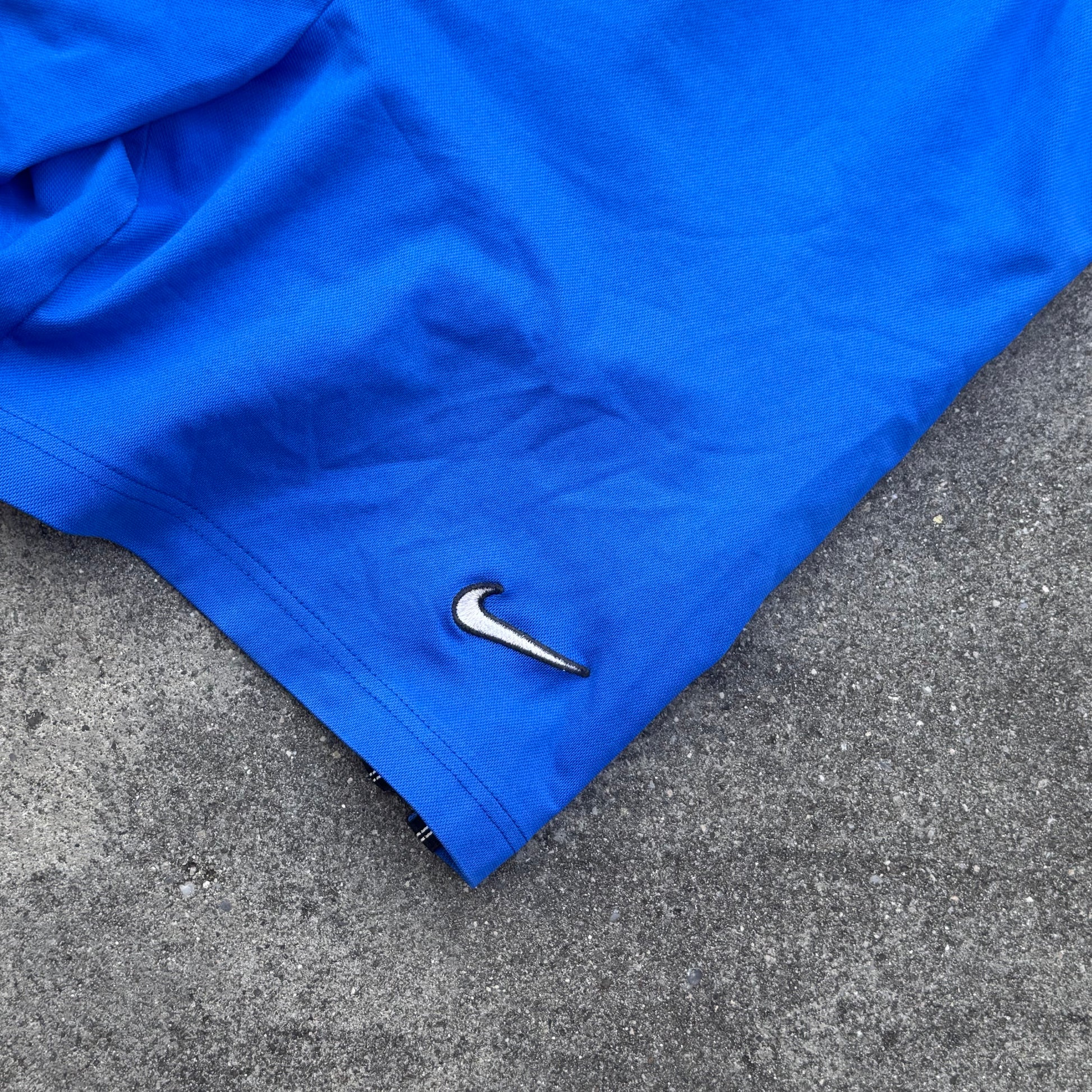Nike sportswear blue shorts – Close-up 1