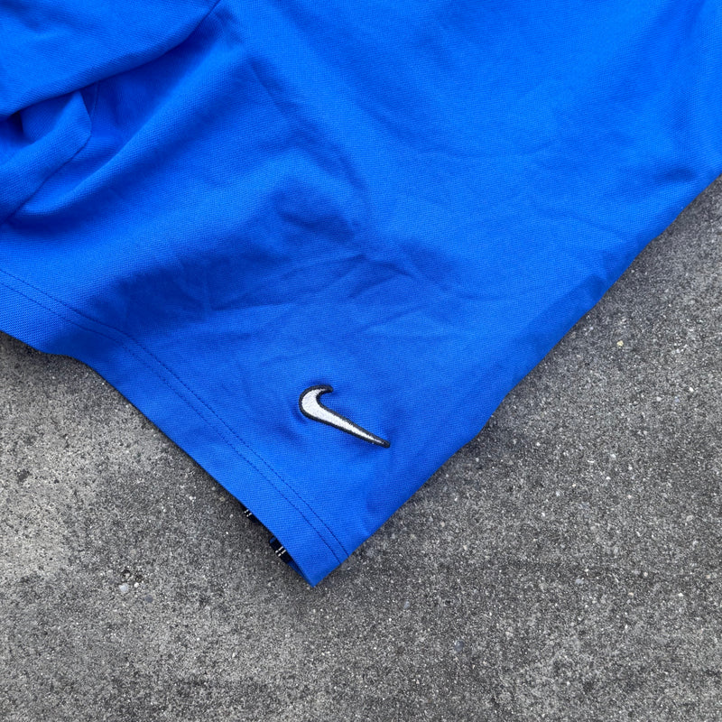 Detailansicht: Sourced limited accessories and clothes Nike sportswear blue shorts – Logo, Nähte oder Material