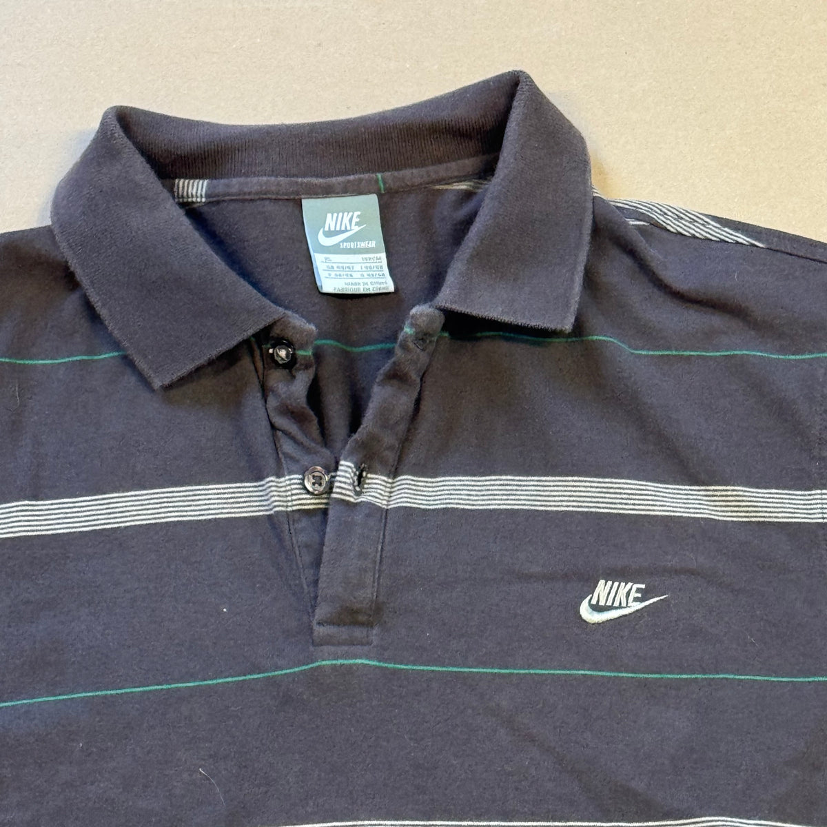 Nike striped brown long-sleeved polo shirt – Close-up 1
