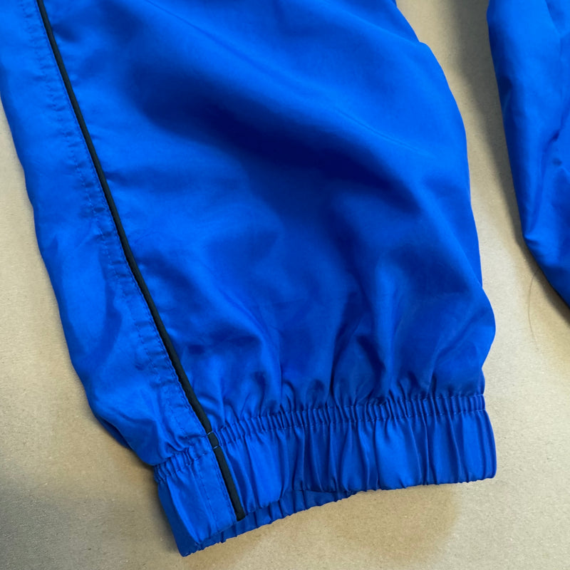 Detailansicht: Sourced limited accessories and clothes Nike TN baggy trackpants – Logo, Nähte oder Material