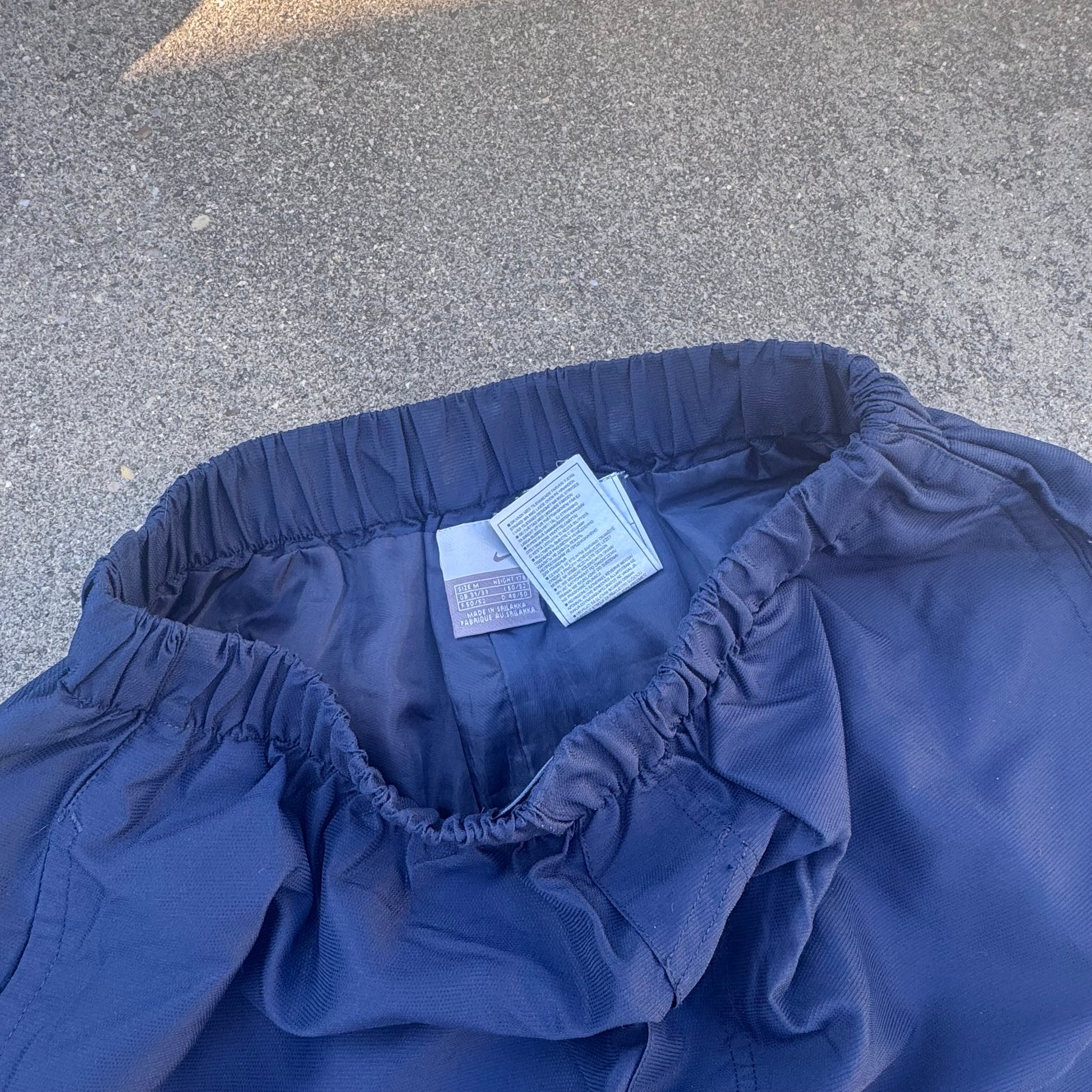 Nike TN blue vintage baggy track pants – Close-up 3