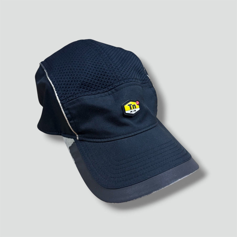 Sourced limited accessories and clothes Nike Tn Hat Aerobill AW84 black – Secondhand Streetwear