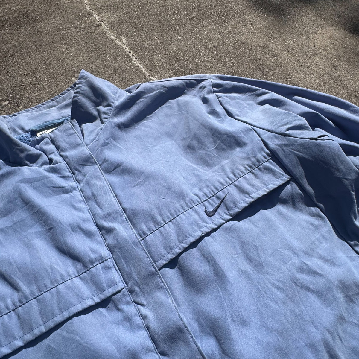 Nike vintage sky blue rain jacket – Close-up 1
