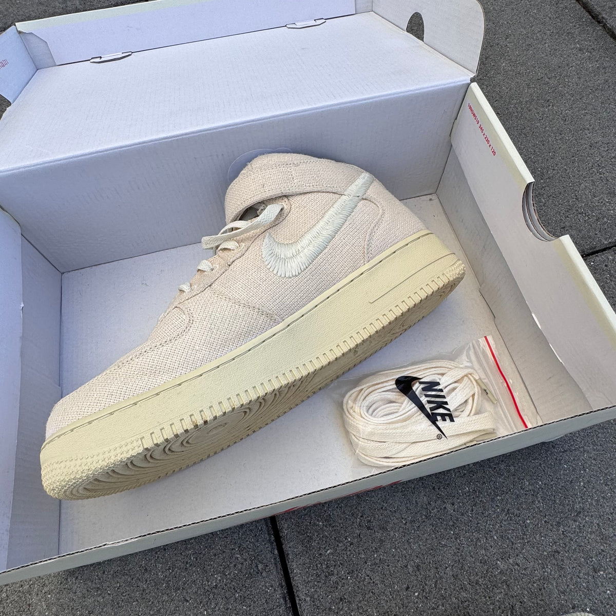 Nike x Stüssy Air Force 1 Mid sneakers – Close-up 4