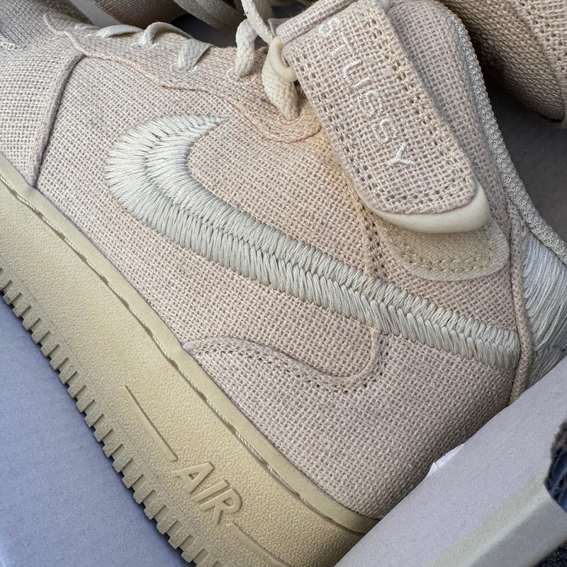 Detailansicht: Sourced limited accessories and clothes Nike x Stüssy Air Force 1 Mid sneakers – Logo, Nähte oder Material