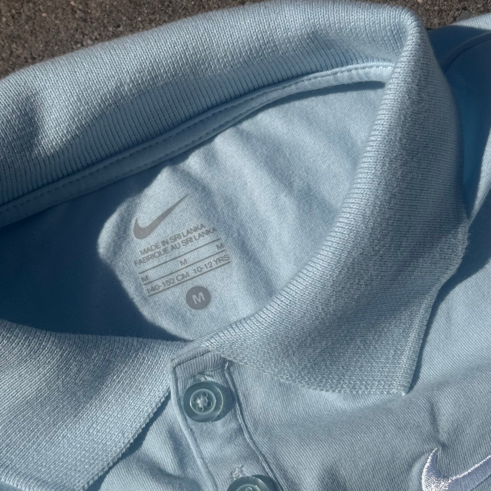 Nike Y2K women's baby blue summer polo – Close-up 2