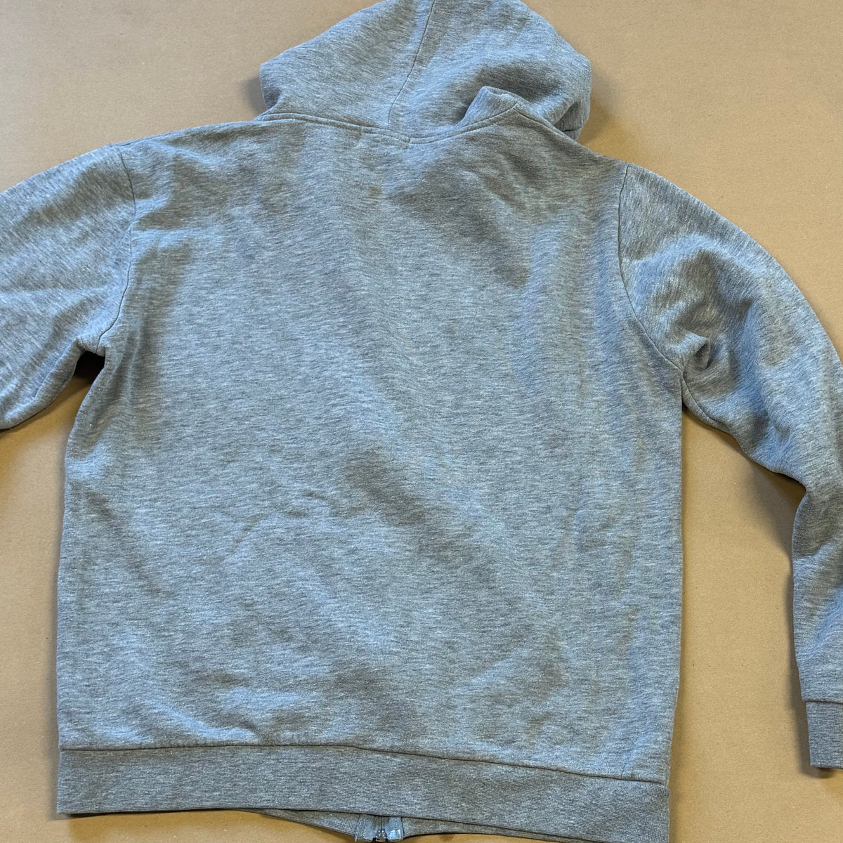 Nike zip-up hoodie grey streetwear – Close-up 2