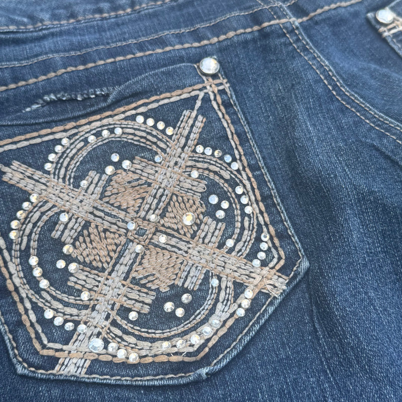 Detailansicht: Sourced limited accessories and clothes Nine West bootcut rhinestones y2k jeans – Logo, Nähte oder Material
