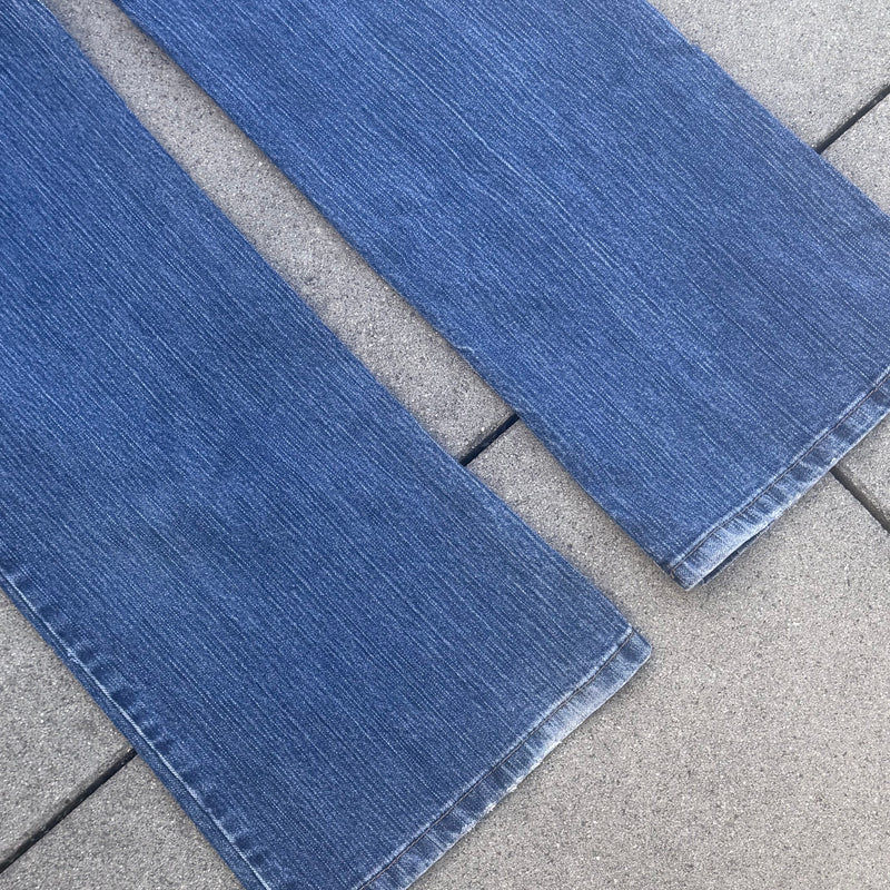 Detailansicht: Sourced limited accessories and clothes Nine West bootcut y2k embroidered jeans – Logo, Nähte oder Material