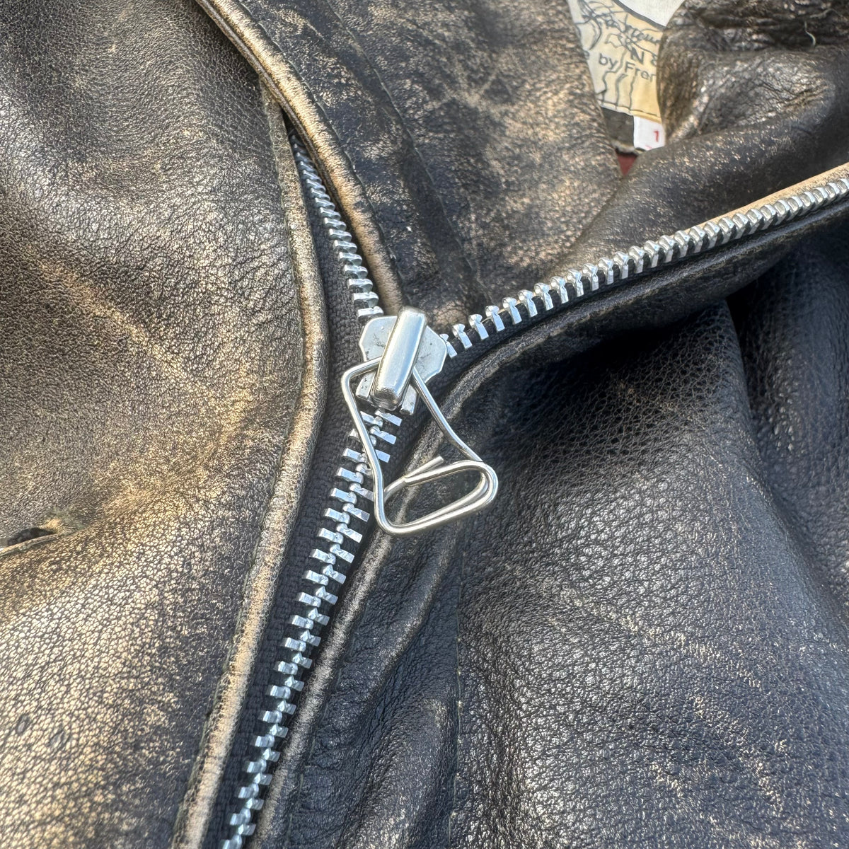Nouvelle Generation di Moda vintage leather jacket – Close-up 4