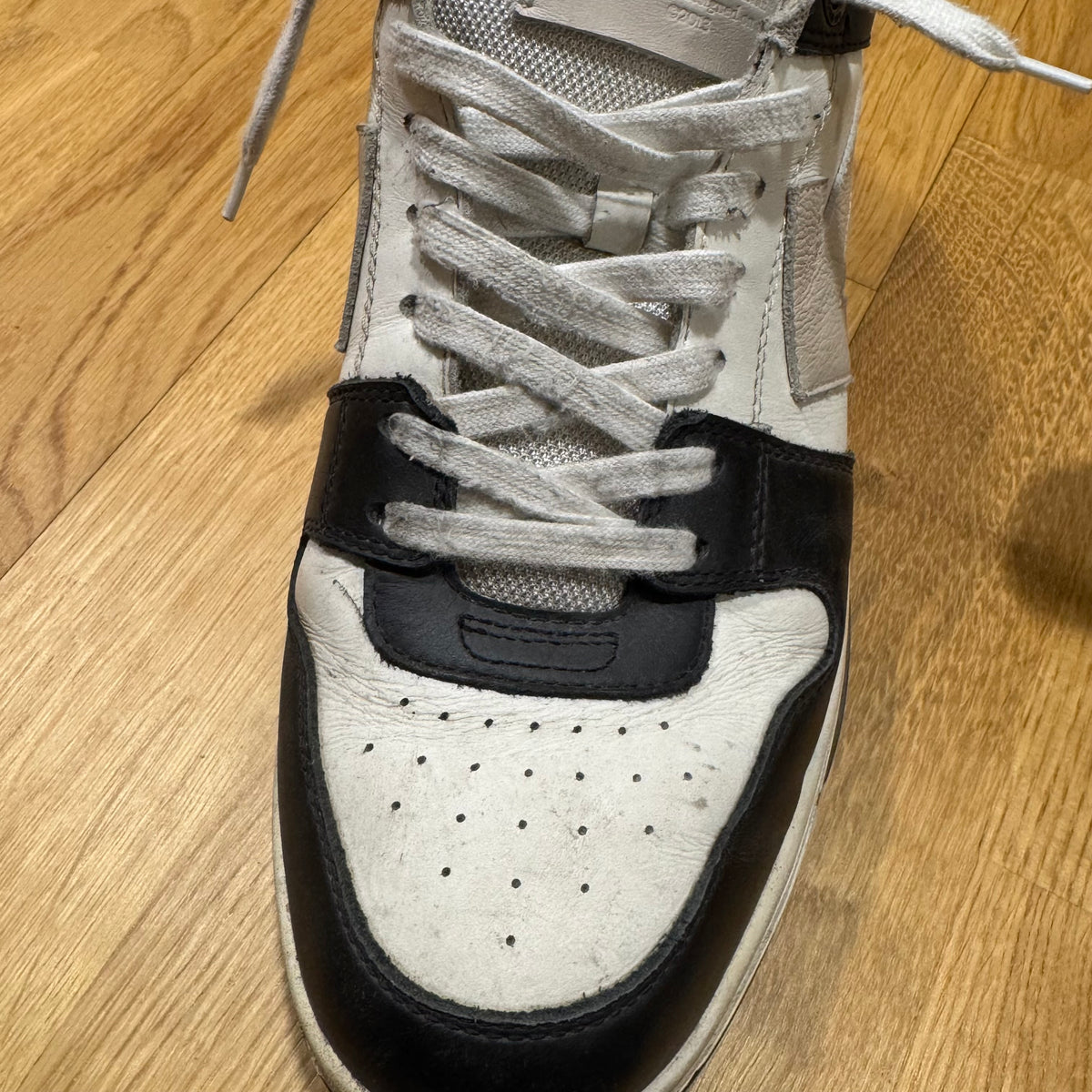 Off-White Out of Office sneakers black and whit – Close-up 6