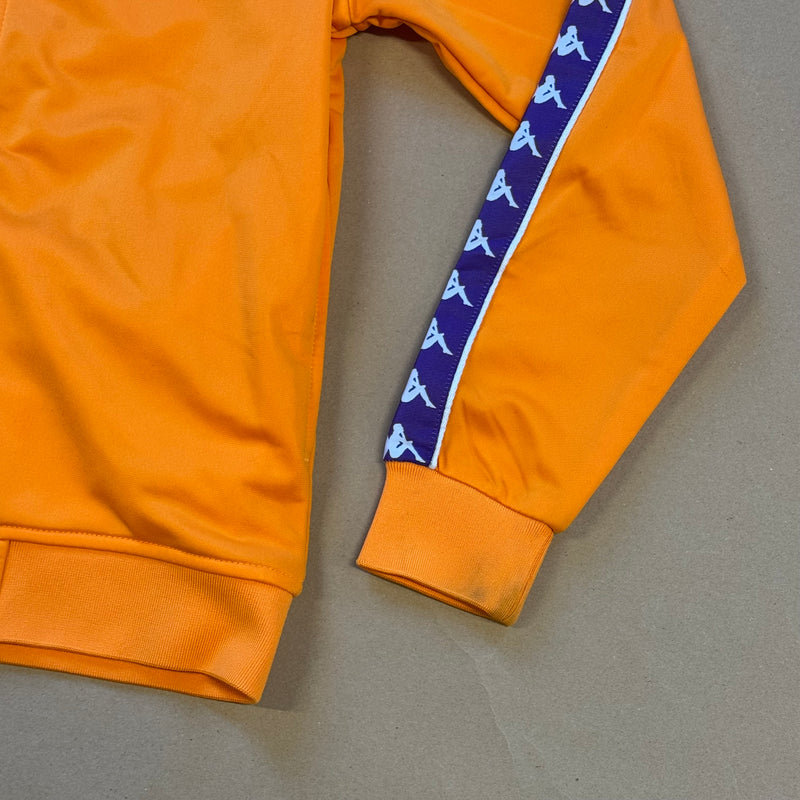 Detailansicht: Sourced limited accessories and clothes Orange vintage Kappa track jacket – Logo, Nähte oder Material