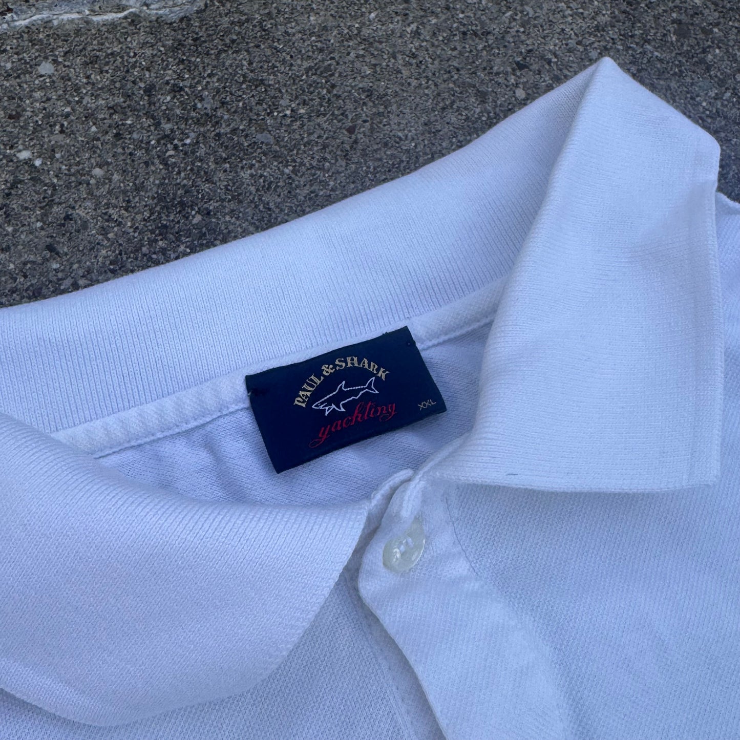Paul & Shark classic white poloshirt – Close-up 3