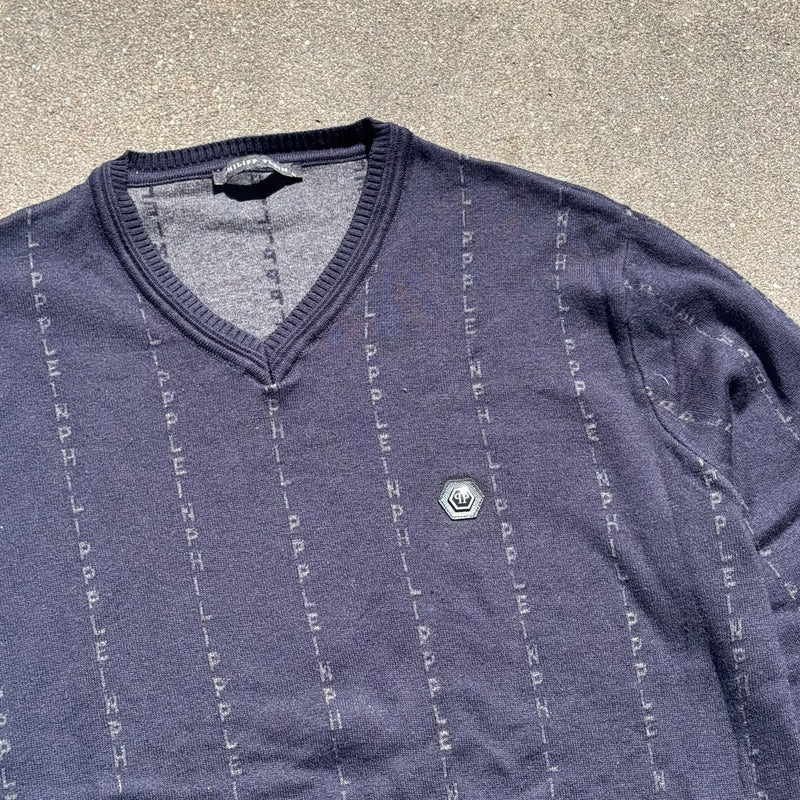 Detailansicht: Sourced limited accessories and clothes Philipp Plein monogram navy-blue V-neck sweater – Logo, Nähte oder Material