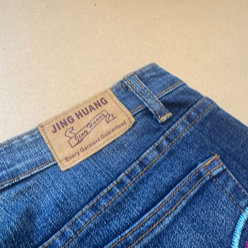 Detailansicht: Sourced limited accessories and clothes Jing Huang vintage floral baggy jeans – Logo, Nähte oder Material