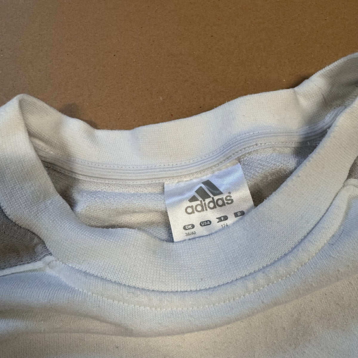 Adidas streetwear 00s white sweatshirt