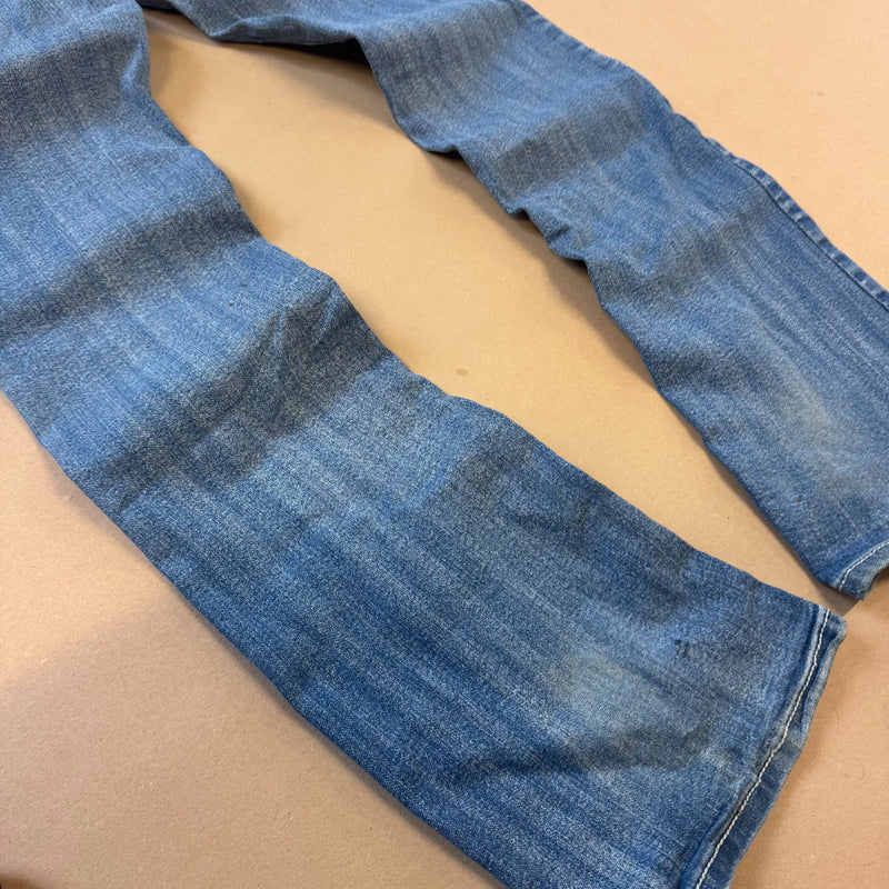 Detailansicht: Sourced limited accessories and clothes Wallflower Y2K bootcut denim jeans – Logo, Nähte oder Material
