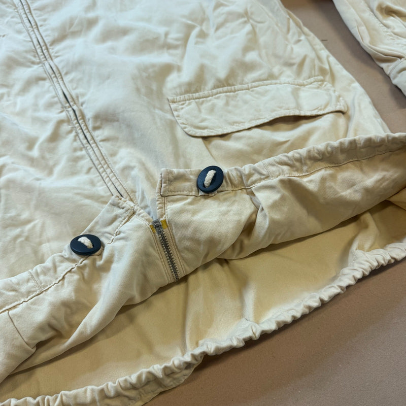Detailansicht: Sourced limited accessories and clothes University Hall by GANT beige Harrington jacket – Logo, Nähte oder Material