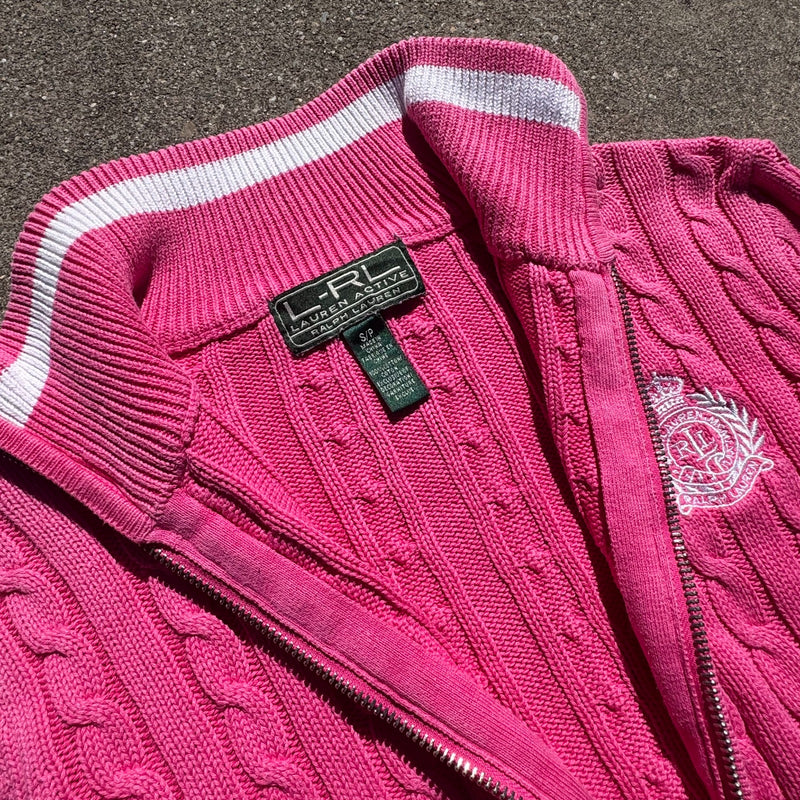 Detailansicht: Sourced limited accessories and clothes Lauren Sport Ralph Lauren pink knitted cardigan – Logo, Nähte oder Material