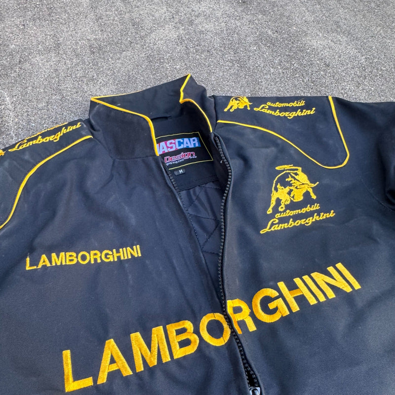 Detailansicht: Sourced limited accessories and clothes Lamborghini streetwear 00s racing – Logo, Nähte oder Material
