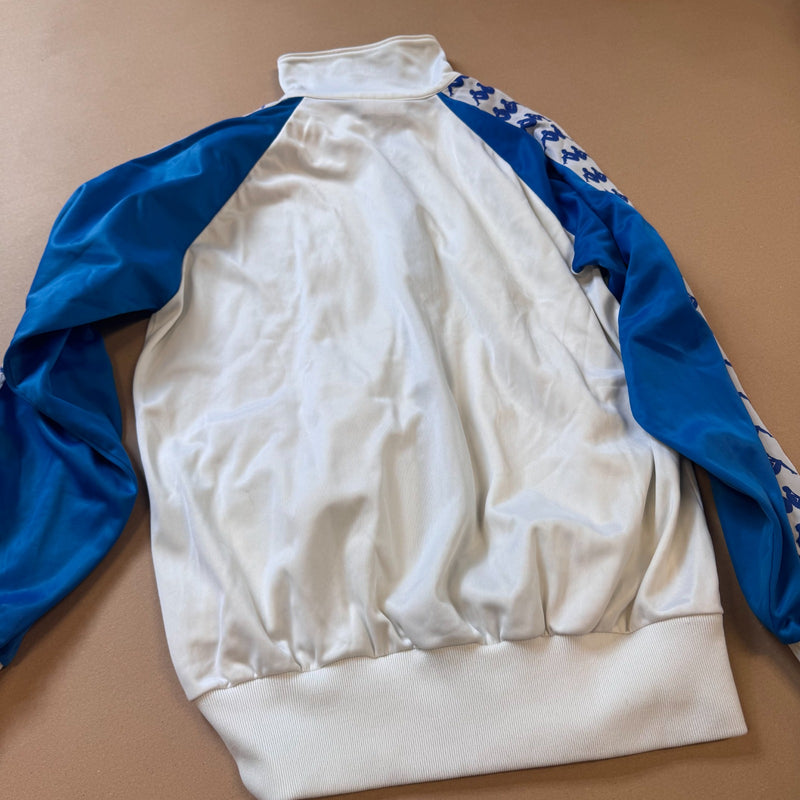 Detailansicht: Sourced limited accessories and clothes Kappa streetwear 00s white track jacket – Logo, Nähte oder Material