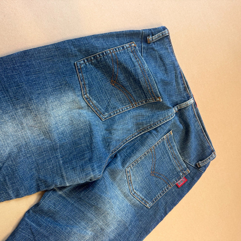 Detailansicht: Sourced limited accessories and clothes CKK Vintage leatherband bootcut jeans – Logo, Nähte oder Material