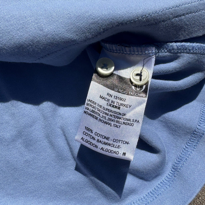 Detailansicht: Sourced limited accessories and clothes Sergio Tacchini sky blue longsleeve polo shirt – Logo, Nähte oder Material
