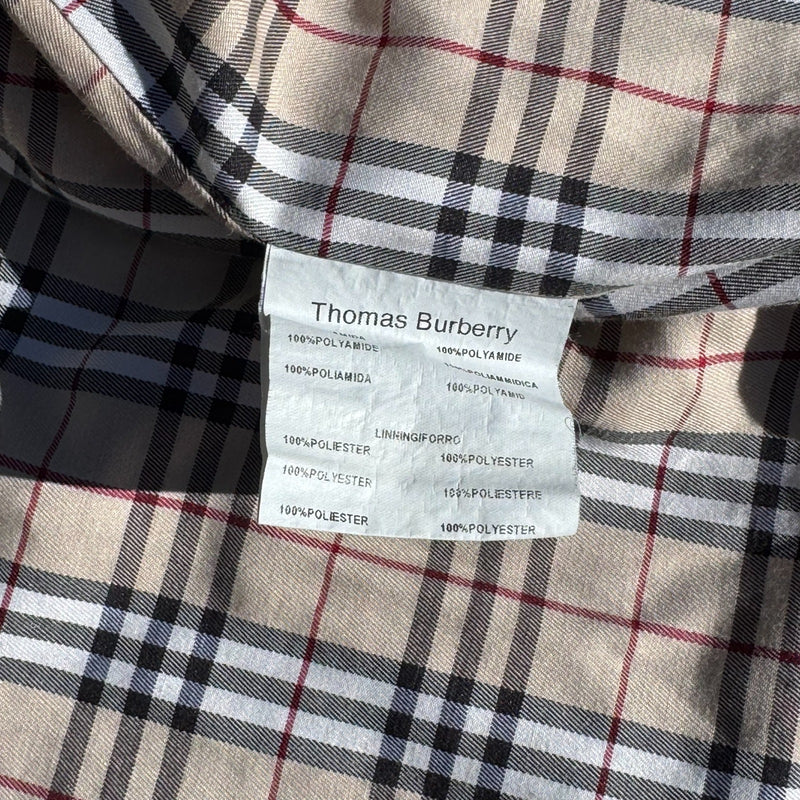 Detailansicht: Sourced limited accessories and clothes Thomas Burberry vintage Harrington jacket – Logo, Nähte oder Material