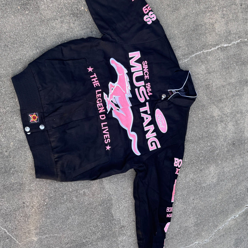 Detailansicht: Sourced limited accessories and clothes Ford Mustang streetwear 00s racing jacket – Logo, Nähte oder Material
