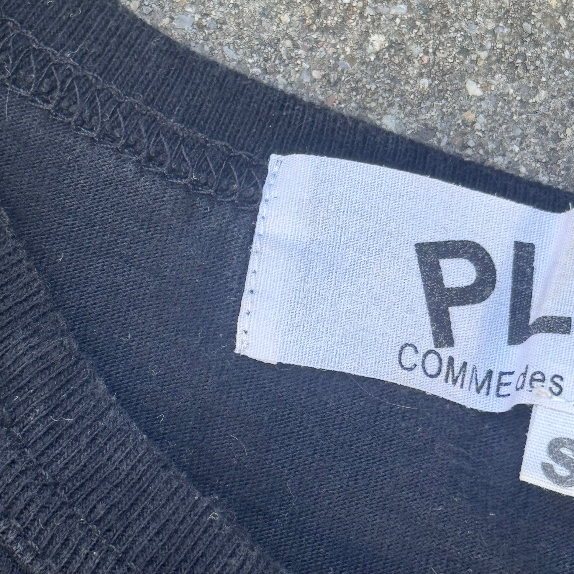 Play Comme des Garçons black t-shirt – Close-up 2