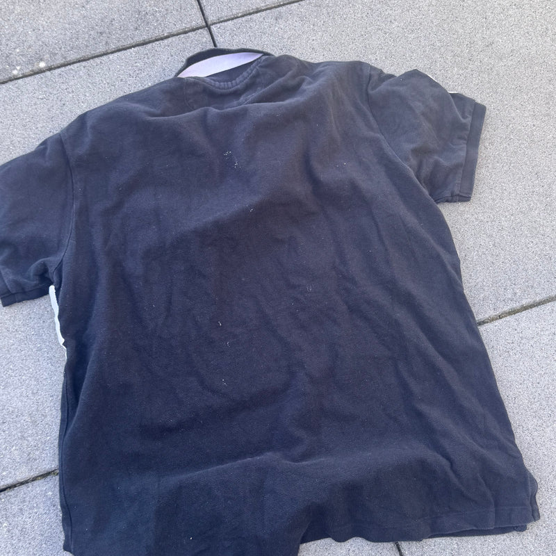 Detailansicht: Sourced limited accessories and clothes Polo Ralph Lauren black streetwear shirt – Logo, Nähte oder Material